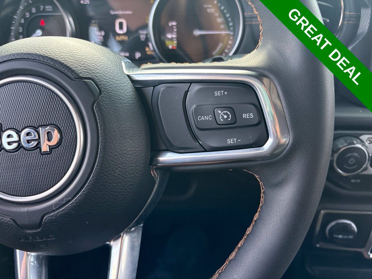Used 2023 Jeep Wrangler Unlimited Sahara AWD/4WD image 24