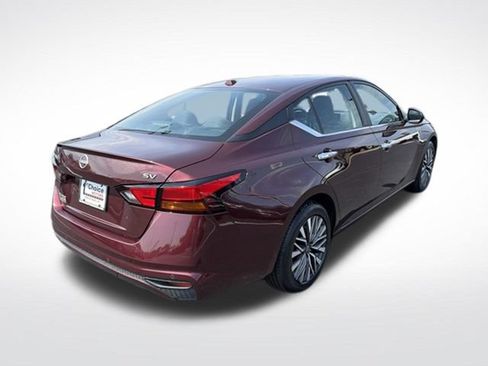 Used 2024 Nissan Altima 2.5 SV FWD image 6