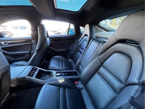 Used 2019 Porsche Panamera 4 AWD/4WD image 33