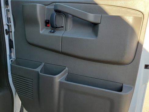 Used 2024 GMC Savana 2500 CARGO w/ Driver Convenience Package image 21