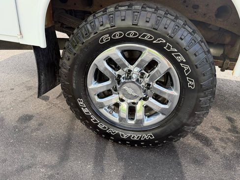 Used 2019 Chevrolet Silverado 2500 W/T w/ WT Convenience Package AWD/4WD image 17