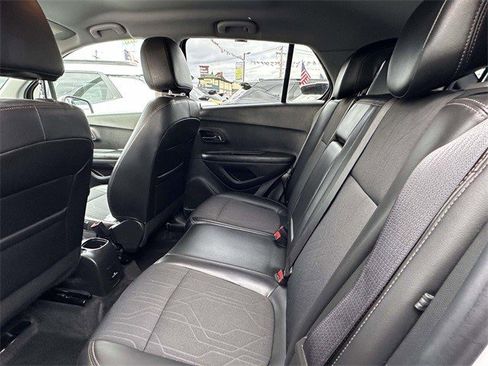 Certified 2022 Chevrolet Trax LT w/ Sport Edition image 19