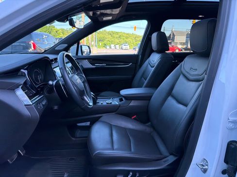 Used 2024 Cadillac XT6 Sport w/ LPO, ONYX Package AWD/4WD image 4