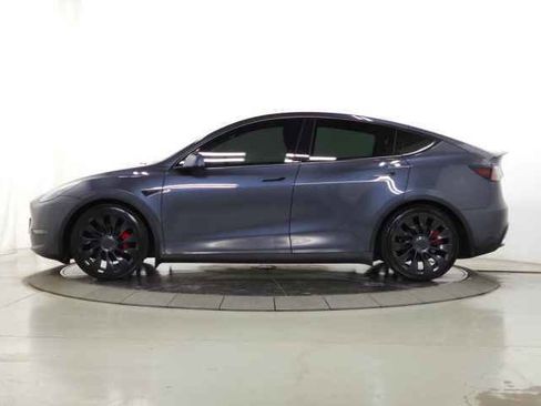 Used 2022 Tesla Model Y Performance image 5