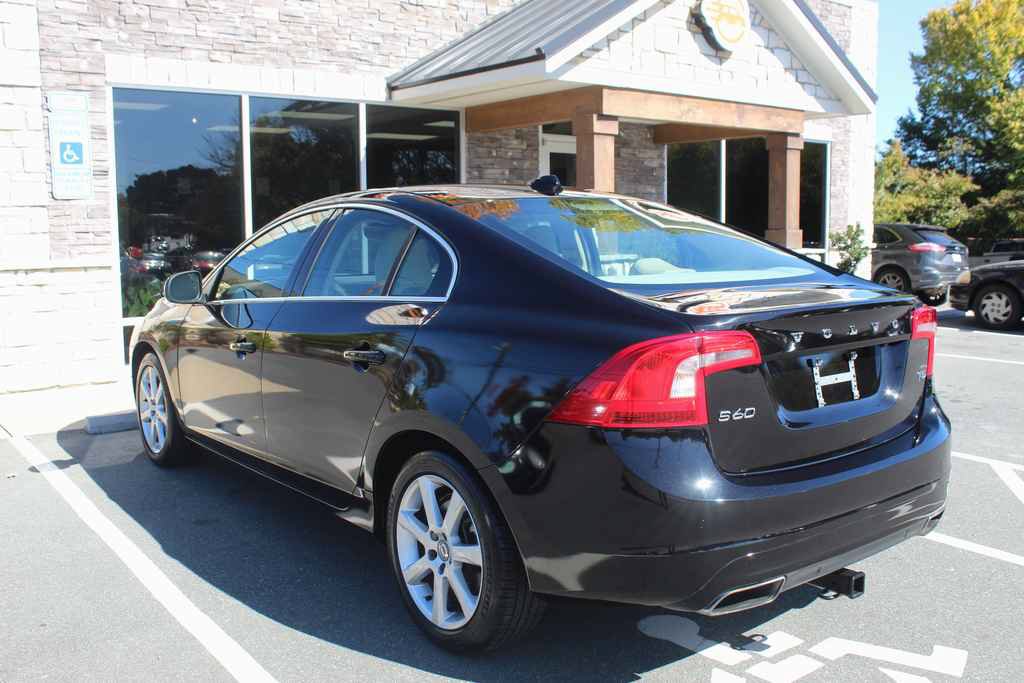 Used 2016 Volvo S60 T5 Premier w/ Convenience Package FWD image 9