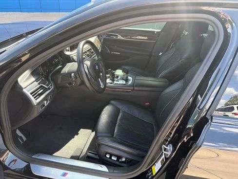 Used 2018 BMW 750i xDrive AWD/4WD image 12