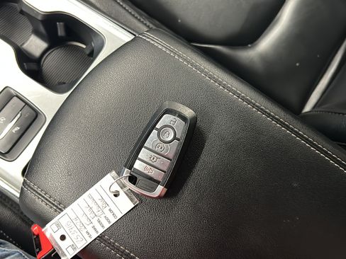 Used 2024 Ford Edge Titanium AWD/4WD image 23