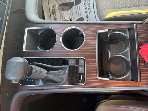 Used 2024 Toyota Sienna LE image 17