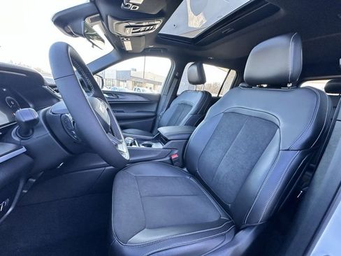 New 2025 Jeep Grand Cherokee L Altitude image 12