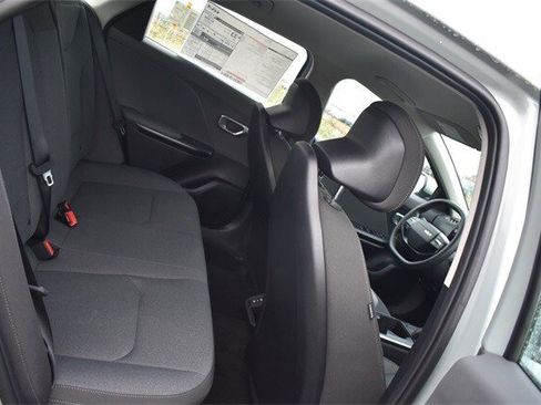 New 2025 Kia K4 LXS image 13