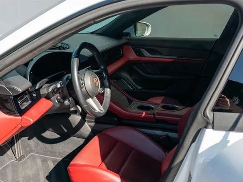 Used 2020 Porsche Taycan Turbo S image 10