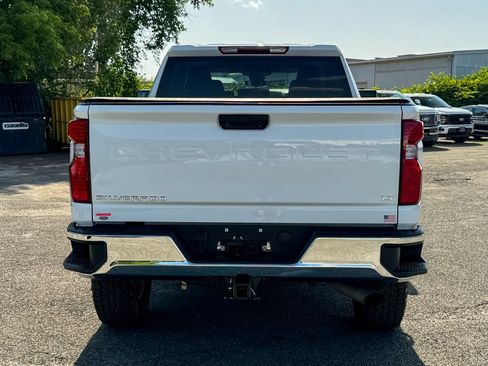 Used 2024 Chevrolet Silverado 2500 LT AWD/4WD image 4