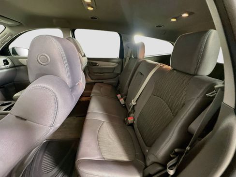 Used 2014 Chevrolet Traverse LS FWD image 27