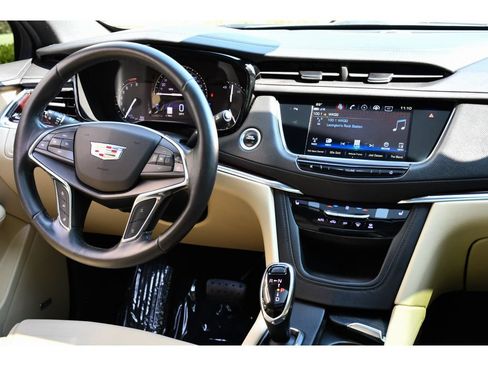 Used 2019 Cadillac XT5 Luxury FWD image 18