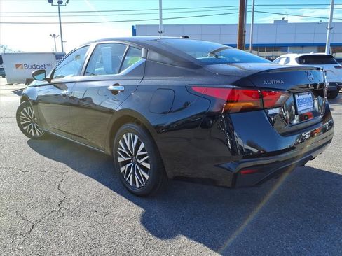 Used 2024 Nissan Altima 2.5 SV image 6