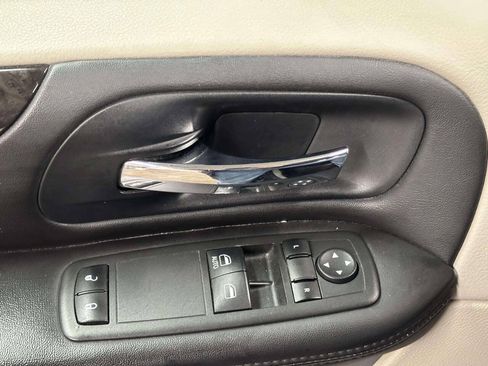 Used 2013 Dodge Grand Caravan SE FWD image 39