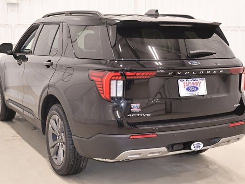 New 2026 Ford Explorer Active w/ Active Comfort Package image 7