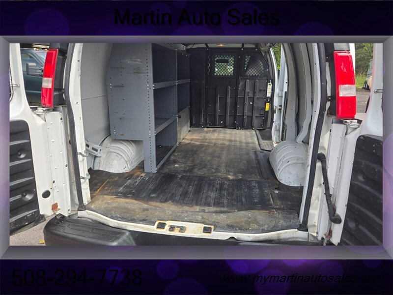 Used 2018 GMC Savana 2500 RWD image 9