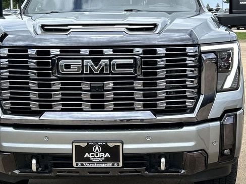 Used 2024 GMC Sierra 2500 Denali Ultimate AWD/4WD image 9