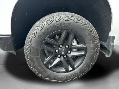 Used 2024 Chevrolet Silverado 1500 LT Trail Boss w/ Protection Package AWD/4WD image 18