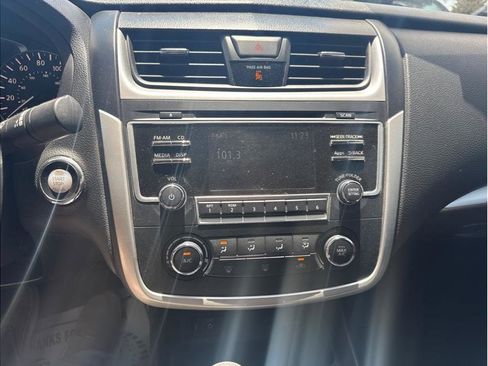 Used 2016 Nissan Altima 2.5 S w/ Power Driver Seat Package FWD image 17