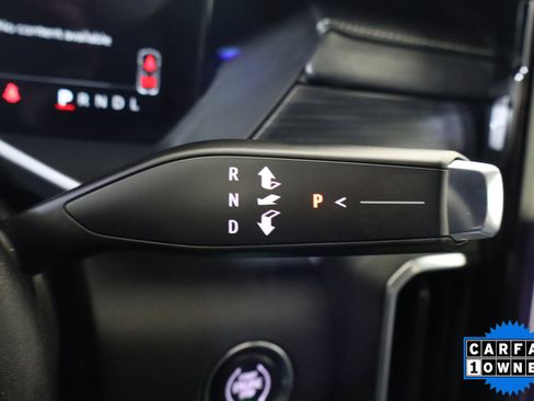 Used 2025 GMC Acadia Elevation image 31