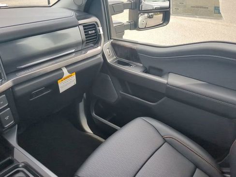 New 2026 Ford F350 Lariat w/ Black Appearance Package image 7