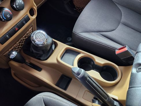 Used 2014 Jeep Wrangler Rubicon image 23