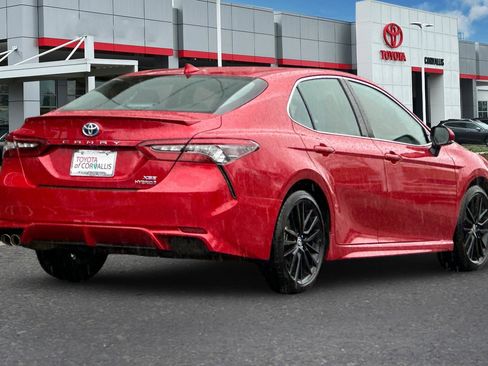 Used 2022 Toyota Camry XSE w/ Navigation Upgrade Package image 4
