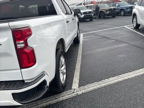 Used 2021 Chevrolet Silverado 1500 Custom image 3