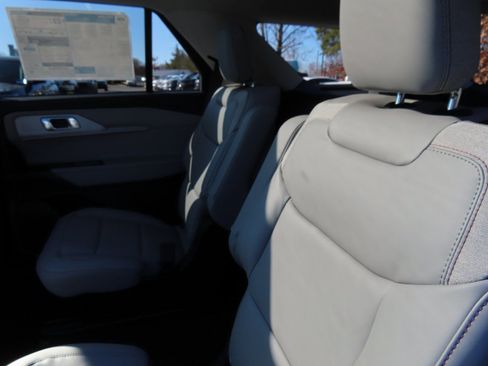 New 2026 Ford Explorer Active w/ Active Comfort Package image 15