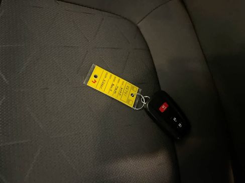 Used 2025 Toyota RAV4 XLE AWD/4WD image 26