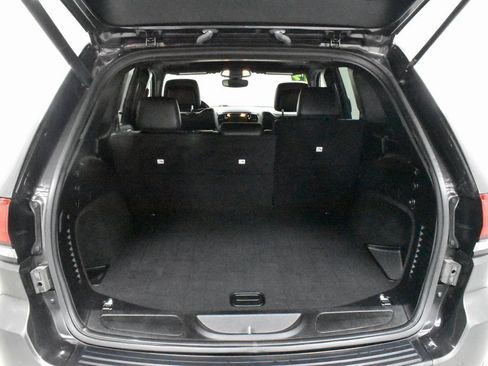 Used 2019 Jeep Grand Cherokee Altitude image 11
