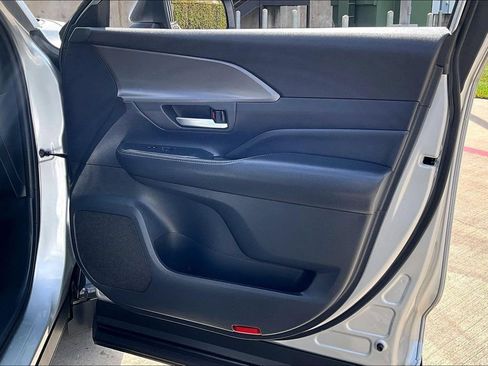 Used 2024 Toyota Grand Highlander FWD image 25