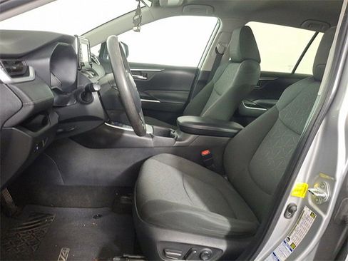 Used 2022 Toyota RAV4 XLE image 16