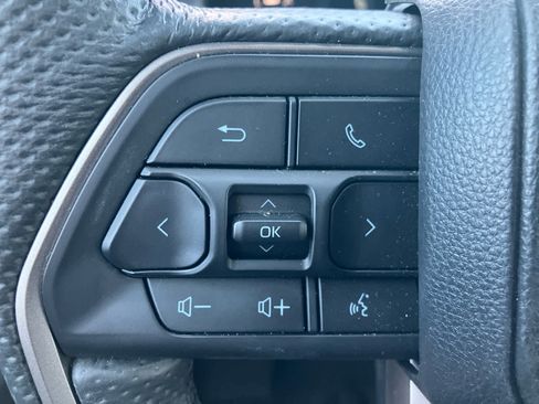 Certified 2024 Toyota Tacoma SR5 AWD/4WD image 19