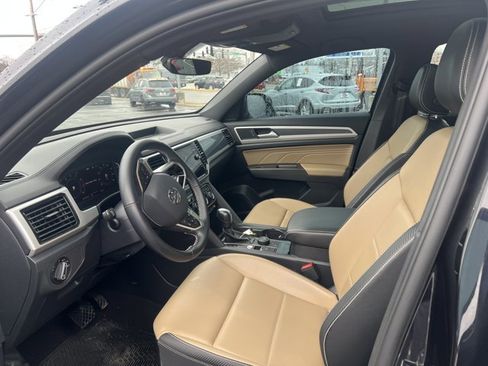 Used 2022 Volkswagen Atlas Cross Sport SE w/ Panoramic Sunroof Package image 6