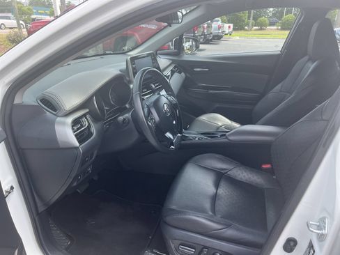 Used 2021 Toyota C-HR Limited FWD image 16