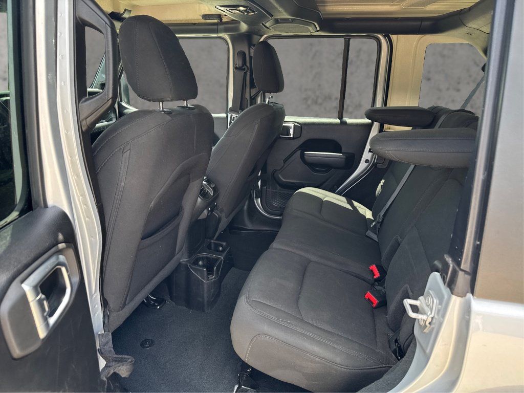 Used 2022 Jeep Wrangler Unlimited Sport AWD/4WD image 12
