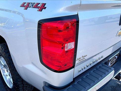 Used 2018 Chevrolet Silverado 1500 LT w/ All Star Edition AWD/4WD image 28