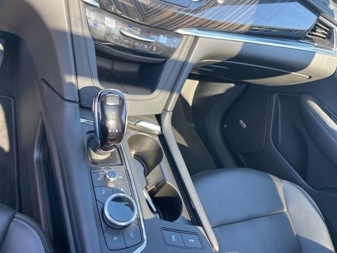 Used 2025 Cadillac XT6 Premium Luxury image 29