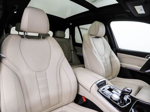 Used 2021 BMW X5 xDrive40i w/ M Sport Package image 30