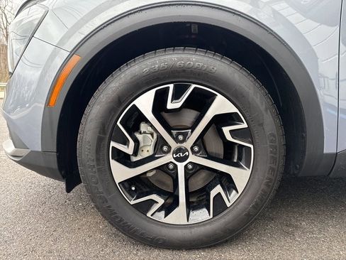 Used 2023 Kia Sportage EX image 9