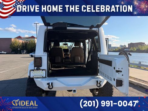 Used 2016 Jeep Wrangler Unlimited Sahara w/ Connectivity Group AWD/4WD image 48