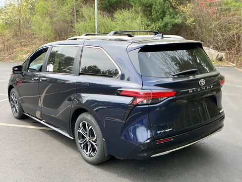 New 2026 Toyota Sienna Platinum AWD/4WD image 3