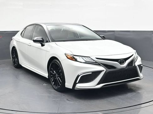 Used 2023 Toyota Camry XSE FWD image 2