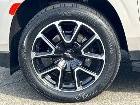 Used 2021 Chevrolet Suburban RST AWD/4WD image 33
