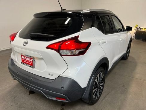 Used 2020 Nissan Kicks SV FWD image 3