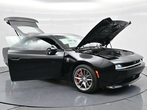 Used 2025 Dodge Charger Daytona Scat Pack w/ Track Pack AWD/4WD image 24