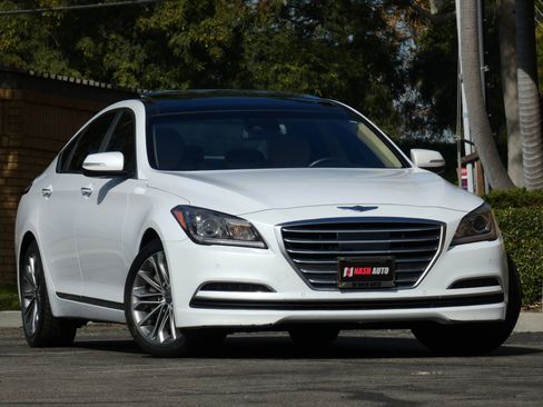 Used 2015 Hyundai Genesis 3.8 w/ Option Group 04 image 3